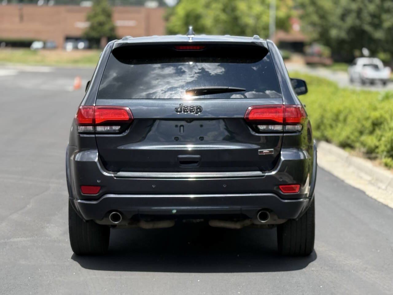 Used 2015 Jeep Grand Cherokee Altitude RWD image 5