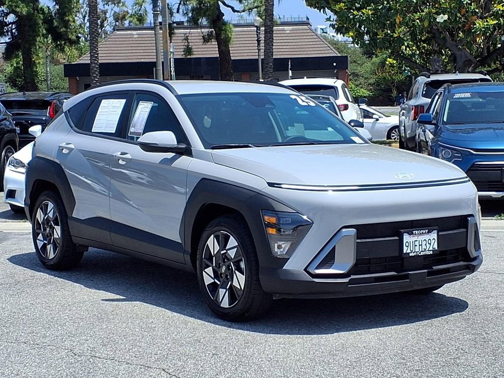 Used 2025 Hyundai Kona SEL FWD image 7