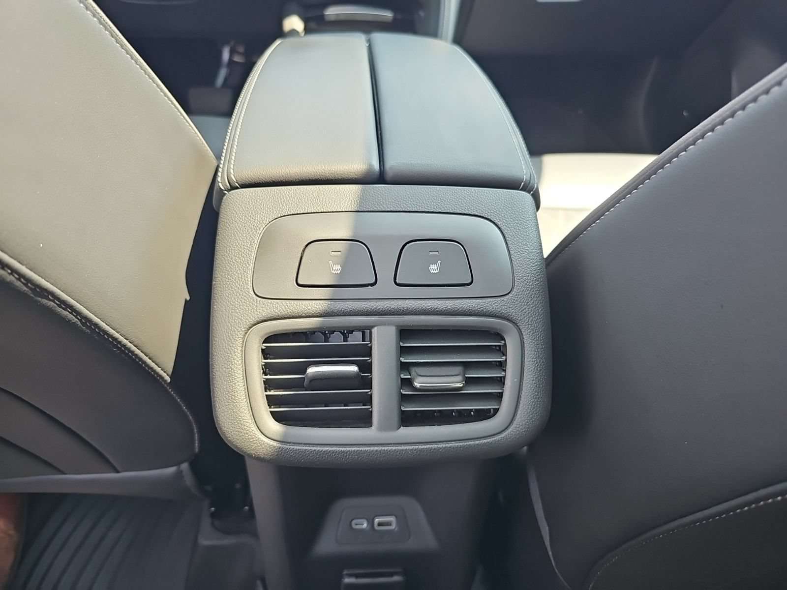 Used 2021 Buick Envision Avenir AWD/4WD image 30
