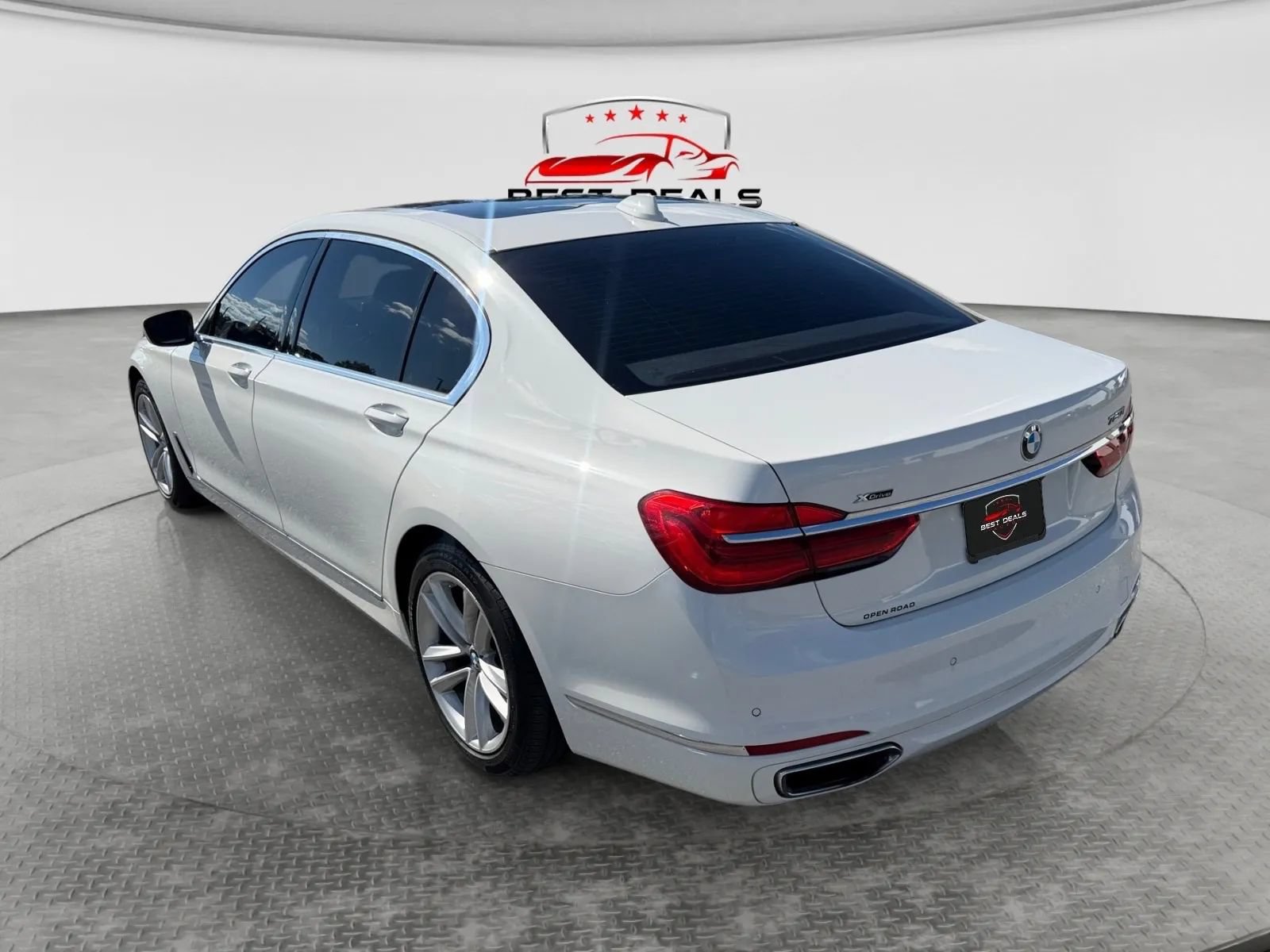 Used 2019 BMW 750i xDrive AWD/4WD image 3