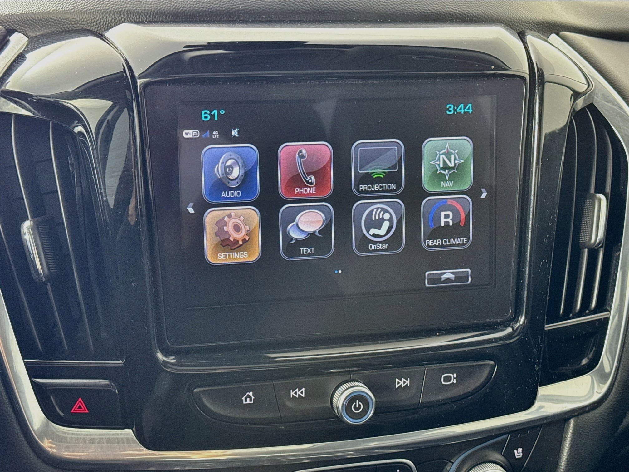 Used 2018 Chevrolet Traverse Premier w/ Redline Edition AWD/4WD image 15