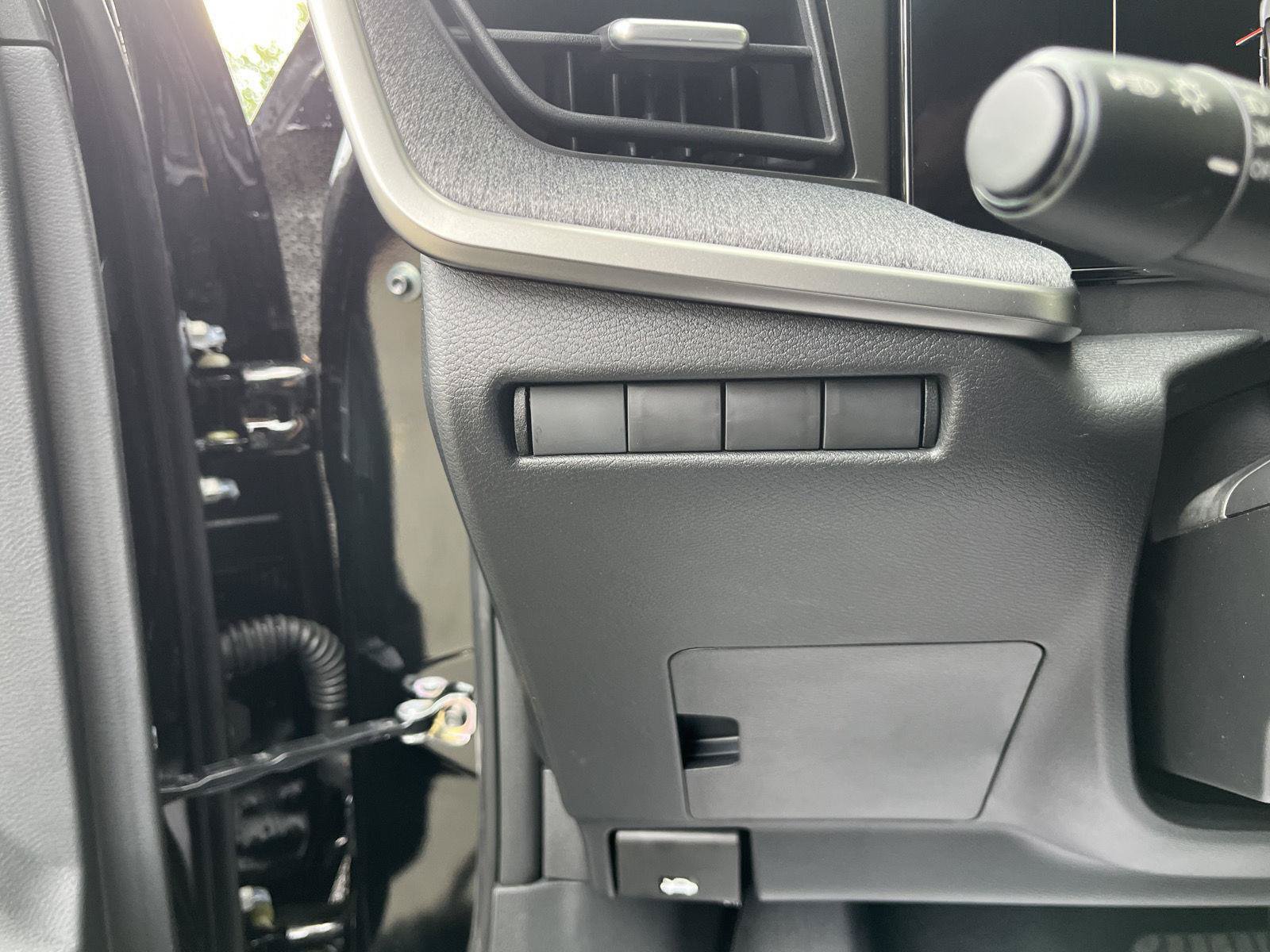 New 2026 Nissan Kicks SV AWD/4WD image 30