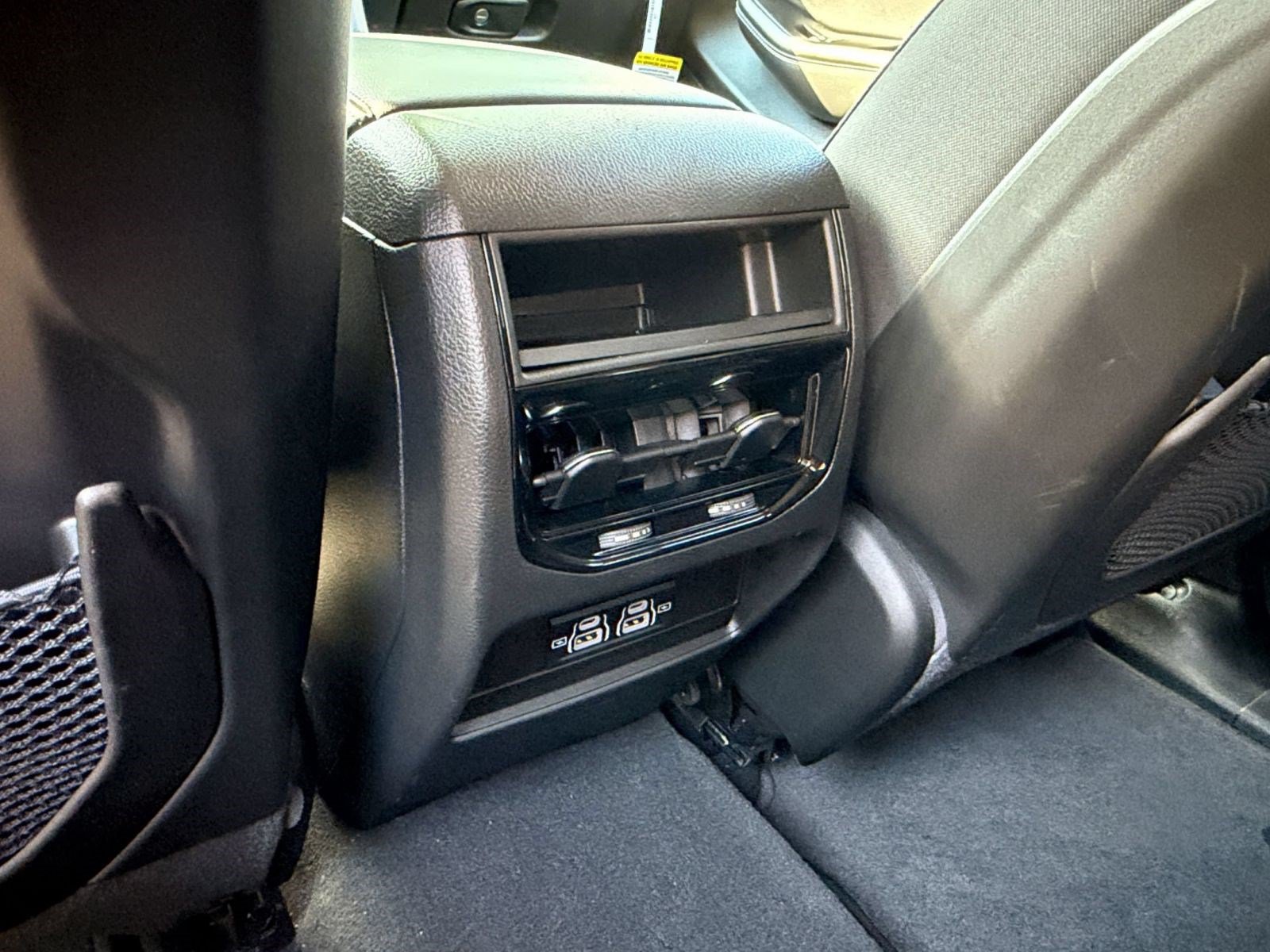 Used 2023 Jeep Grand Cherokee Laredo AWD/4WD image 26
