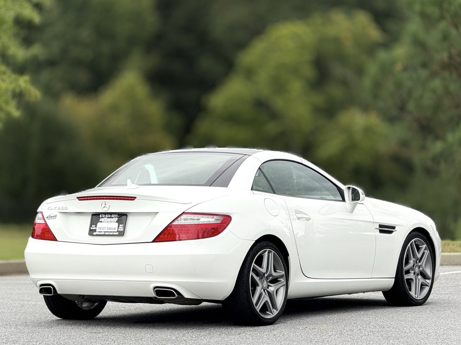 Used 2016 Mercedes-Benz SLK 300 image 10