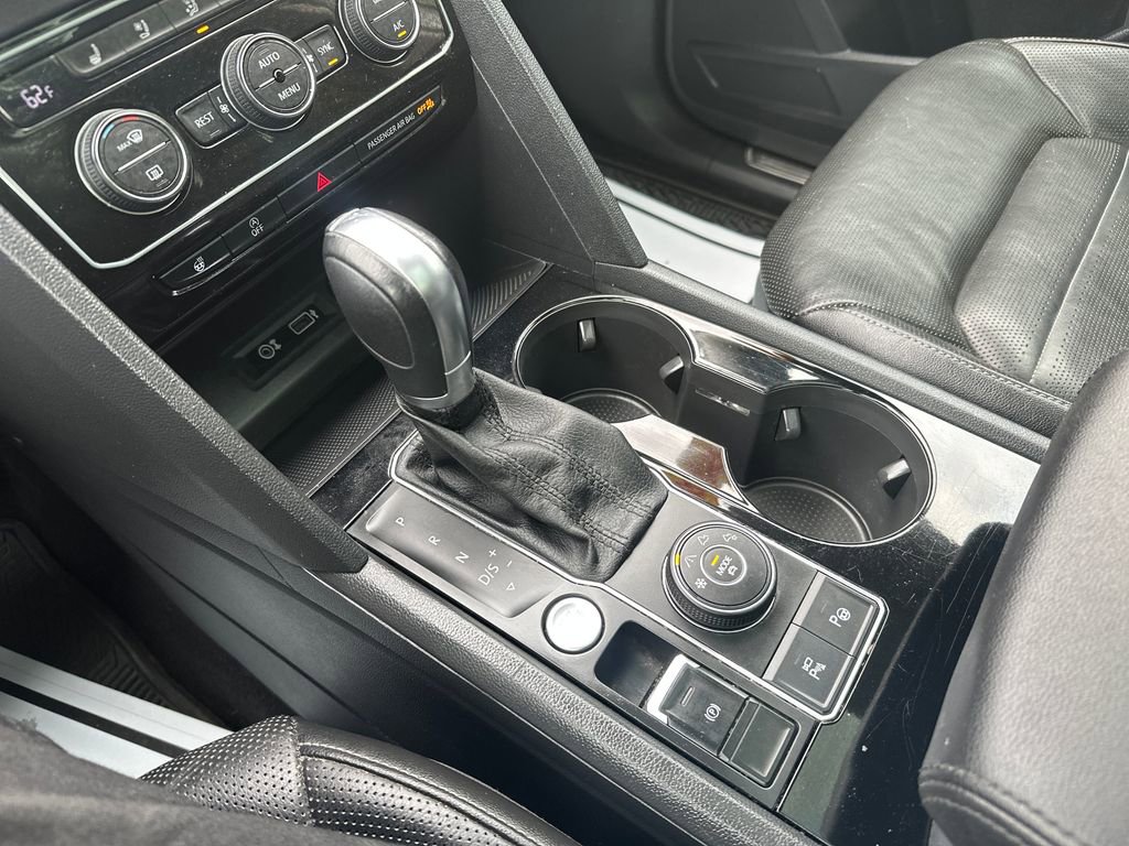 Used 2018 Volkswagen Atlas SEL Premium AWD/4WD image 17