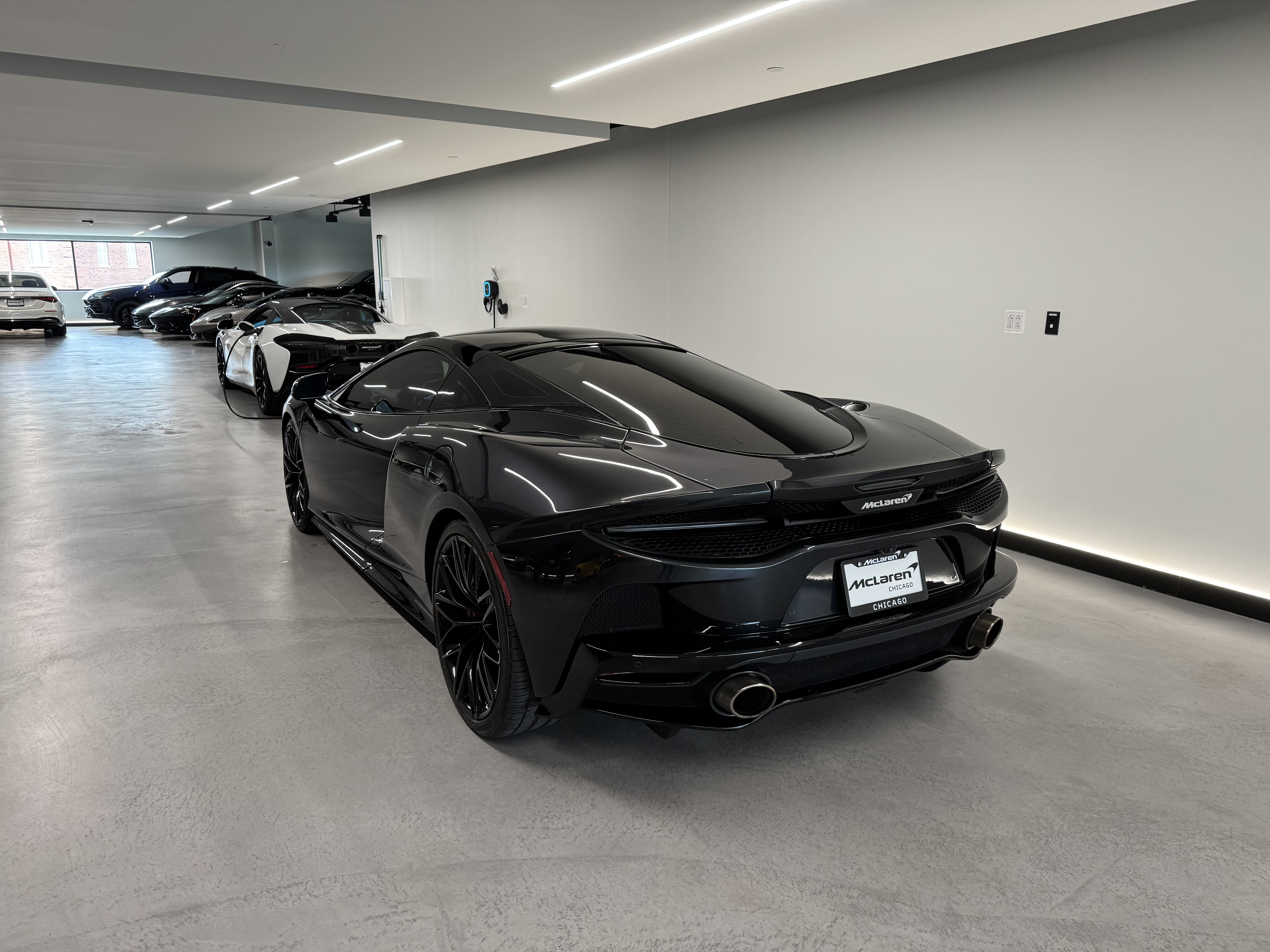 Used 2023 McLaren GT RWD image 3