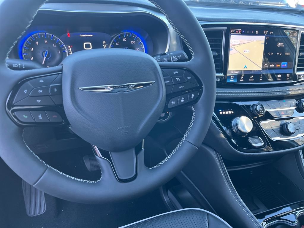 New 2026 Chrysler Pacifica Limited w/ S Appearance Package image 11