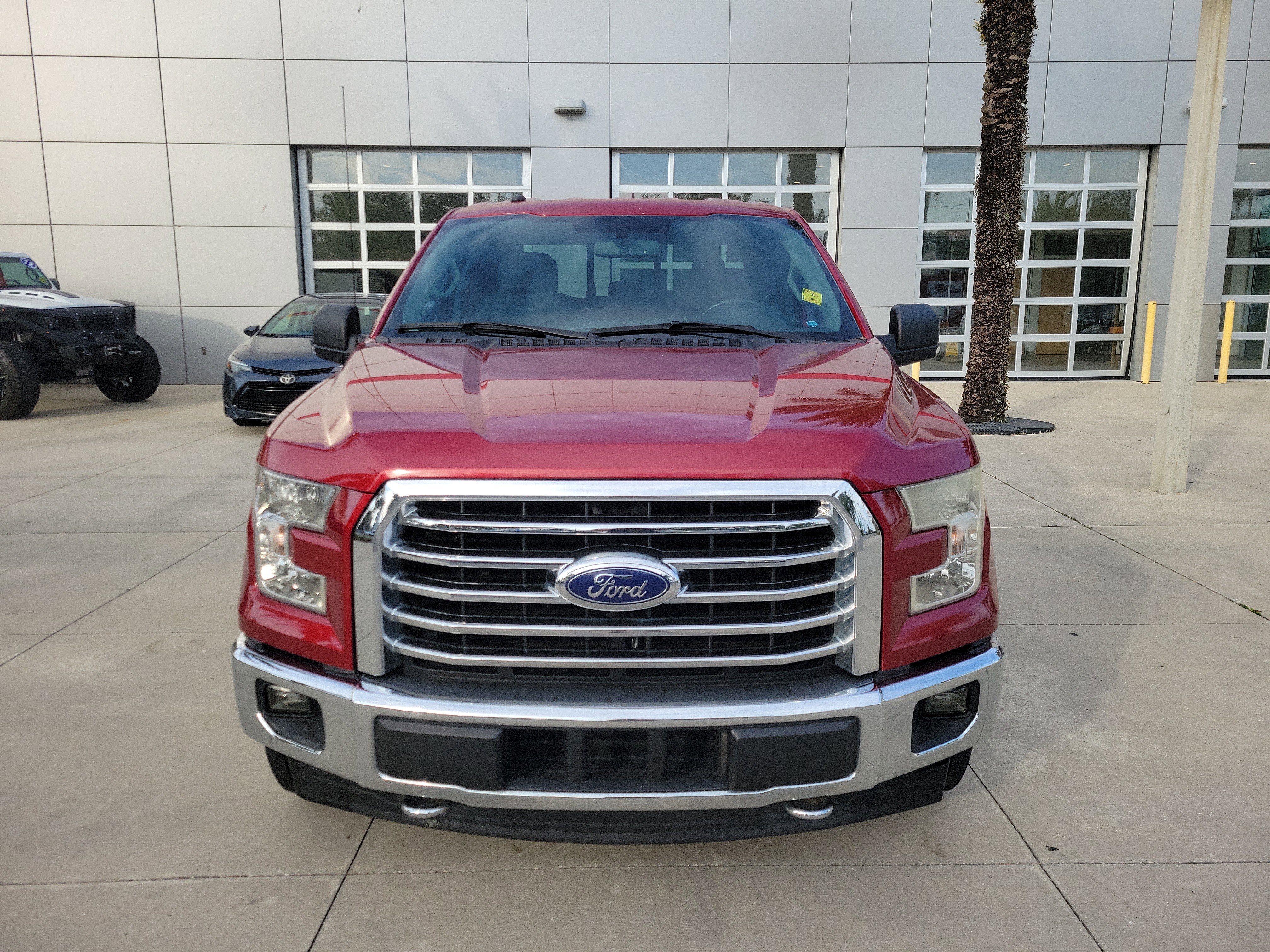 Used 2017 Ford F150 XLT w/ Equipment Group 302A Luxury image 9