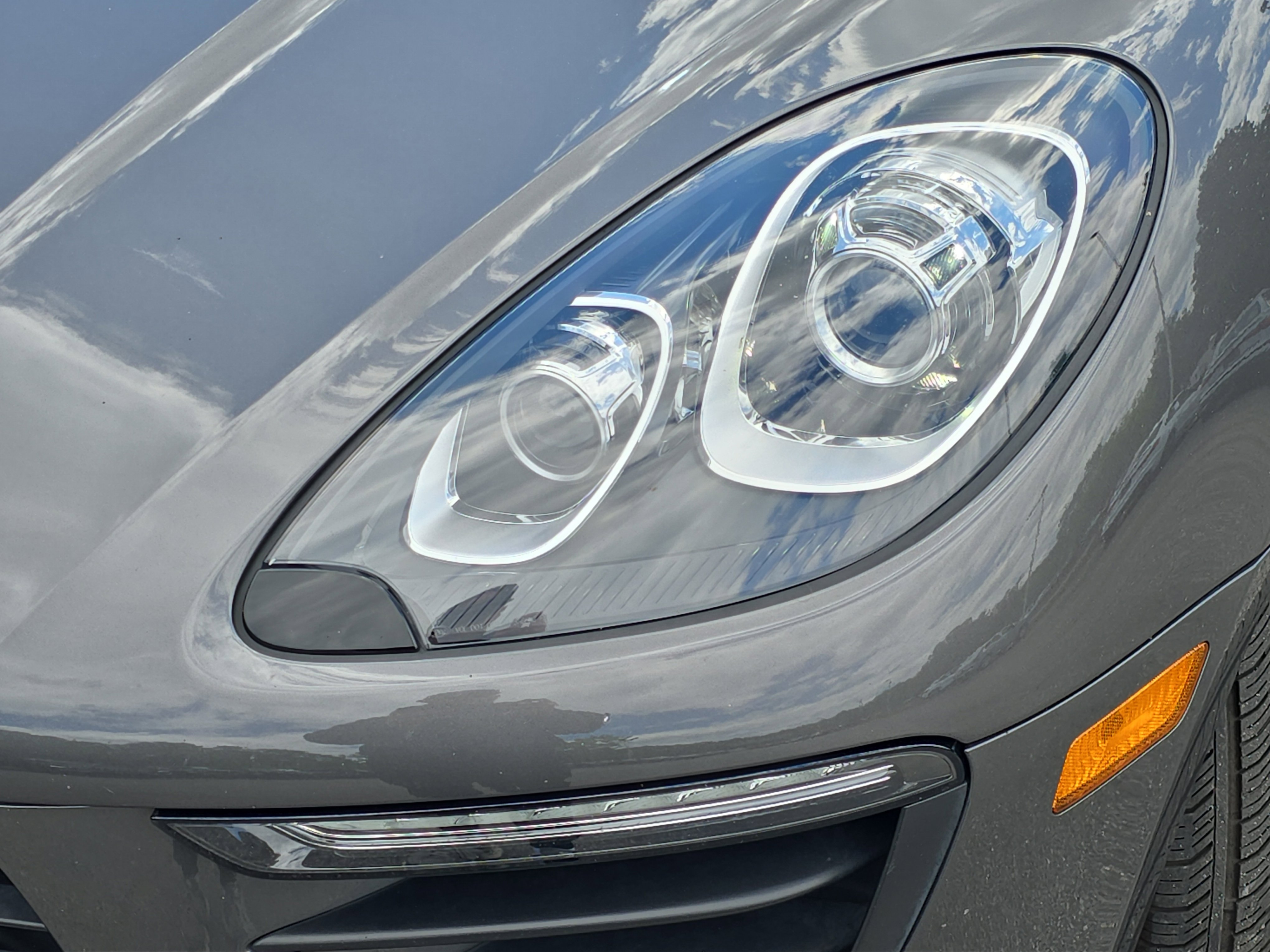 Used 2018 Porsche Macan AWD/4WD image 32