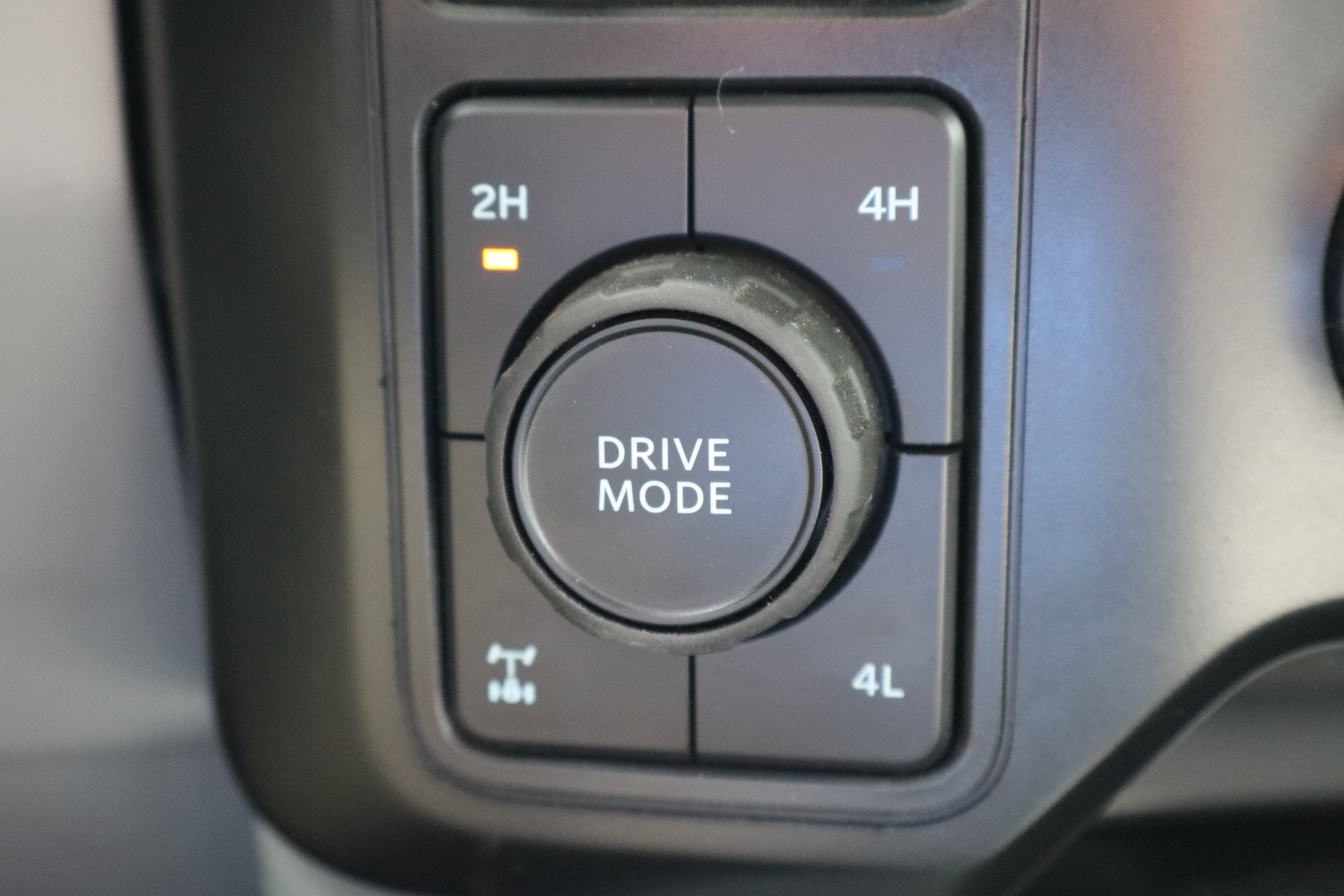 Used 2024 Ford F350 Limited w/ FX4 Off-Road Package AWD/4WD image 29