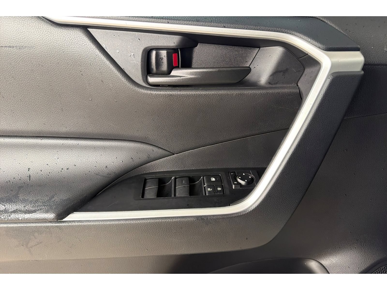 Certified 2025 Toyota RAV4 LE FWD image 11