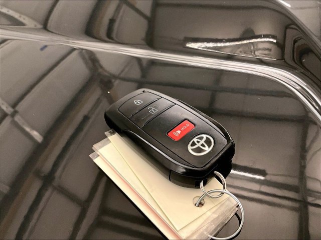 Used 2025 Toyota Tacoma TRD Sport AWD/4WD image 9