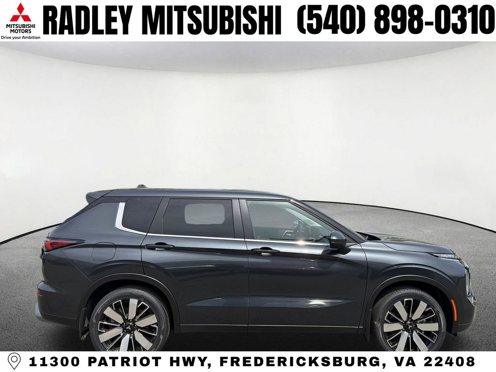 New 2026 Mitsubishi Outlander SE image 5