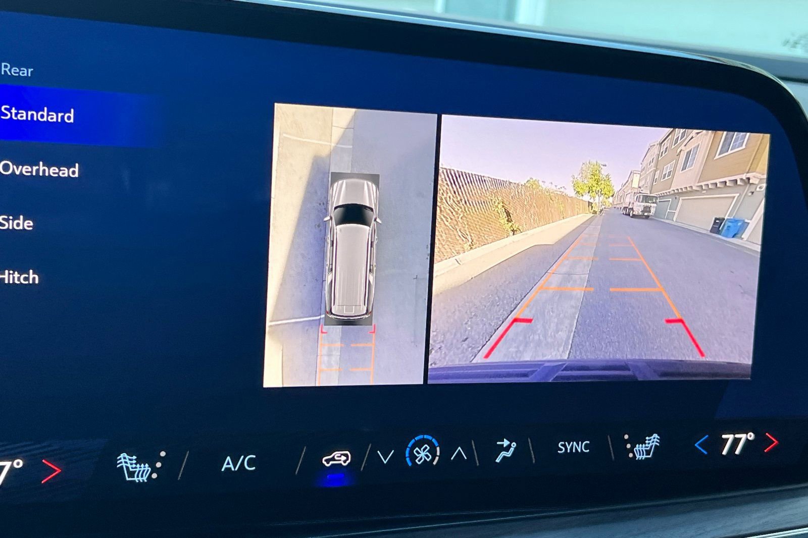 Used 2025 Chevrolet Suburban Z71 AWD/4WD image 21