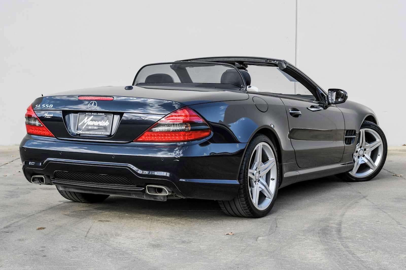 Used 2011 Mercedes-Benz SL 550 image 8
