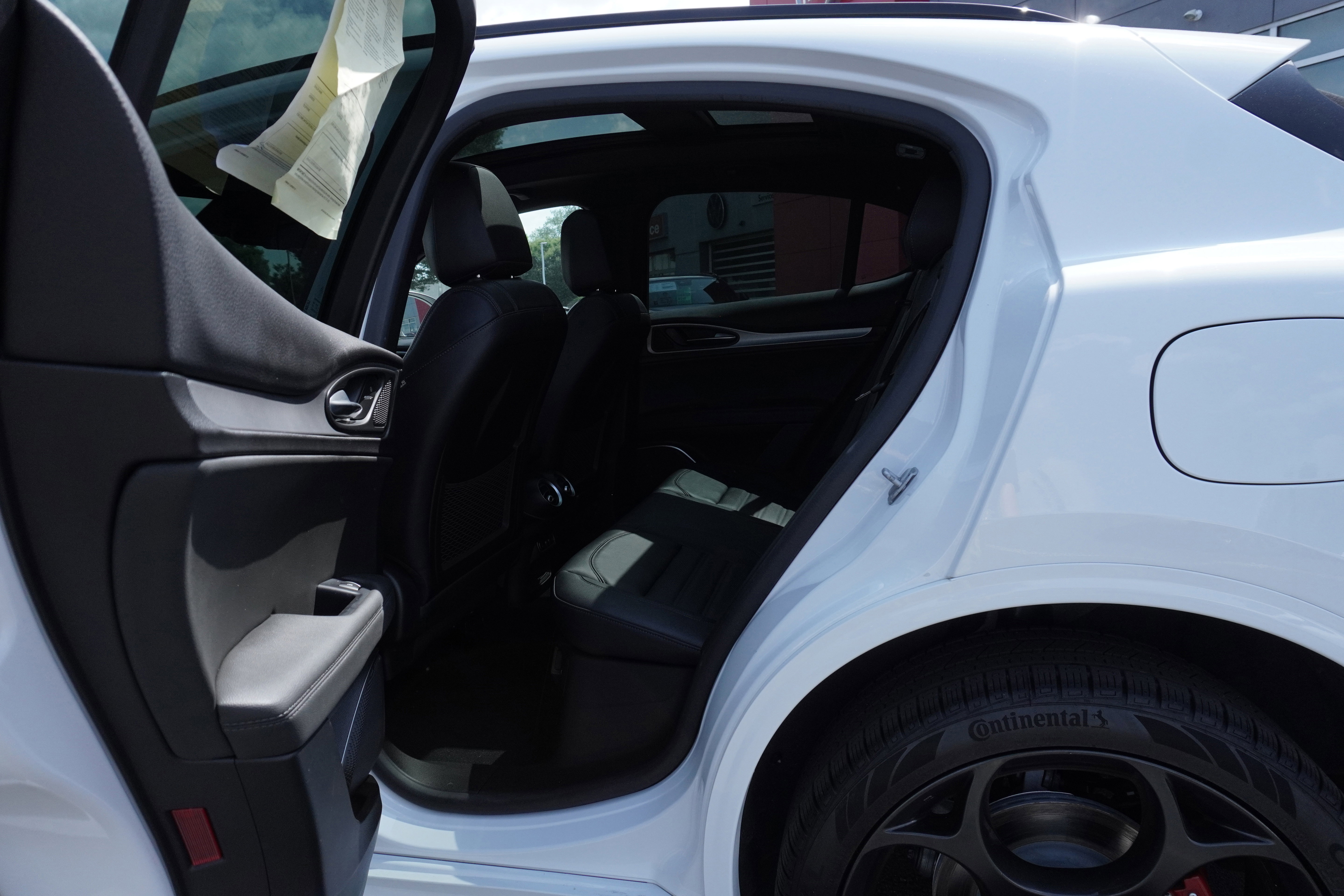 Used 2023 Alfa Romeo Stelvio Veloce image 29