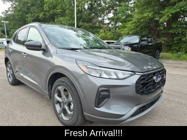 Used 2024 Ford Escape ST-Line w/ Tech Pack #1 AWD/4WD image 5