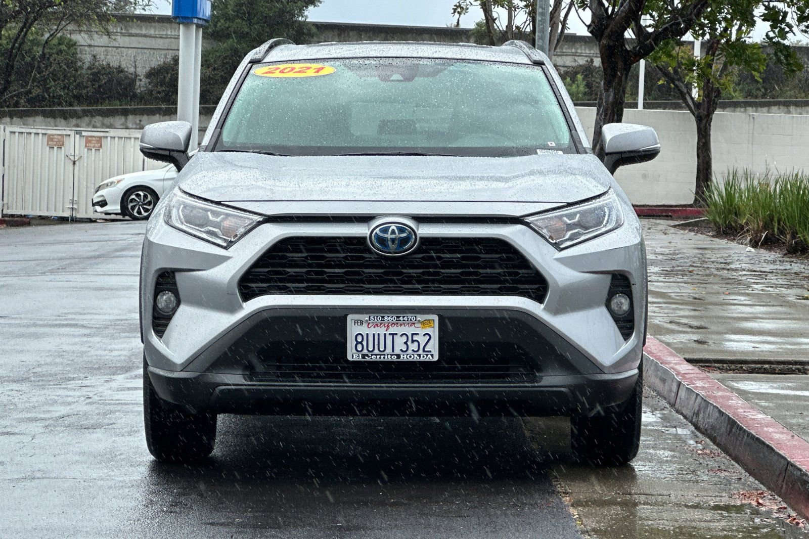 Used 2021 Toyota RAV4 XLE w/ Convenience Package image 8