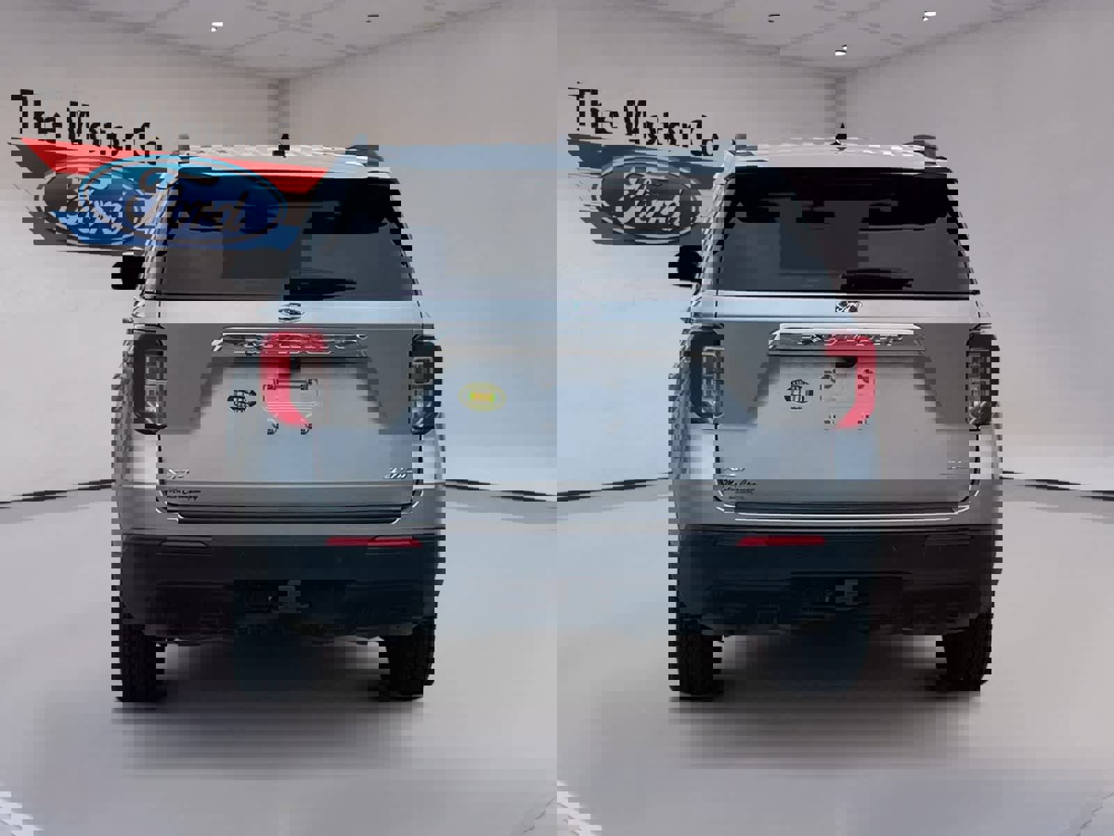 Certified 2022 Ford Explorer XLT w/ Class IV Trailer Tow Package image 6