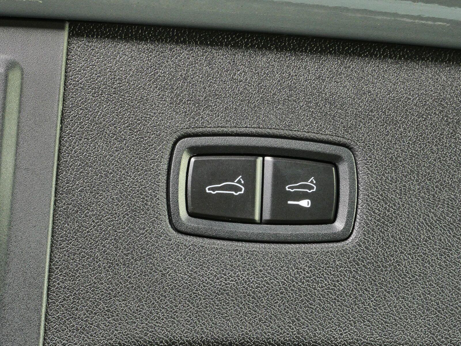 Certified 2025 Porsche Cayenne GTS AWD/4WD image 30