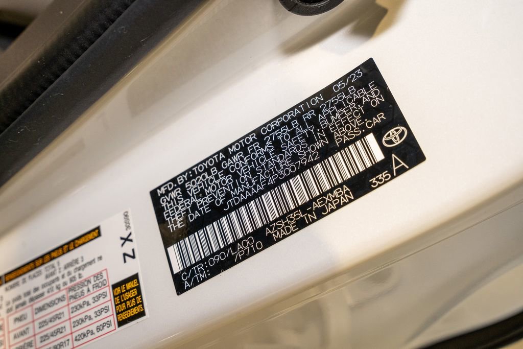 Used 2023 Toyota Crown Limited image 22