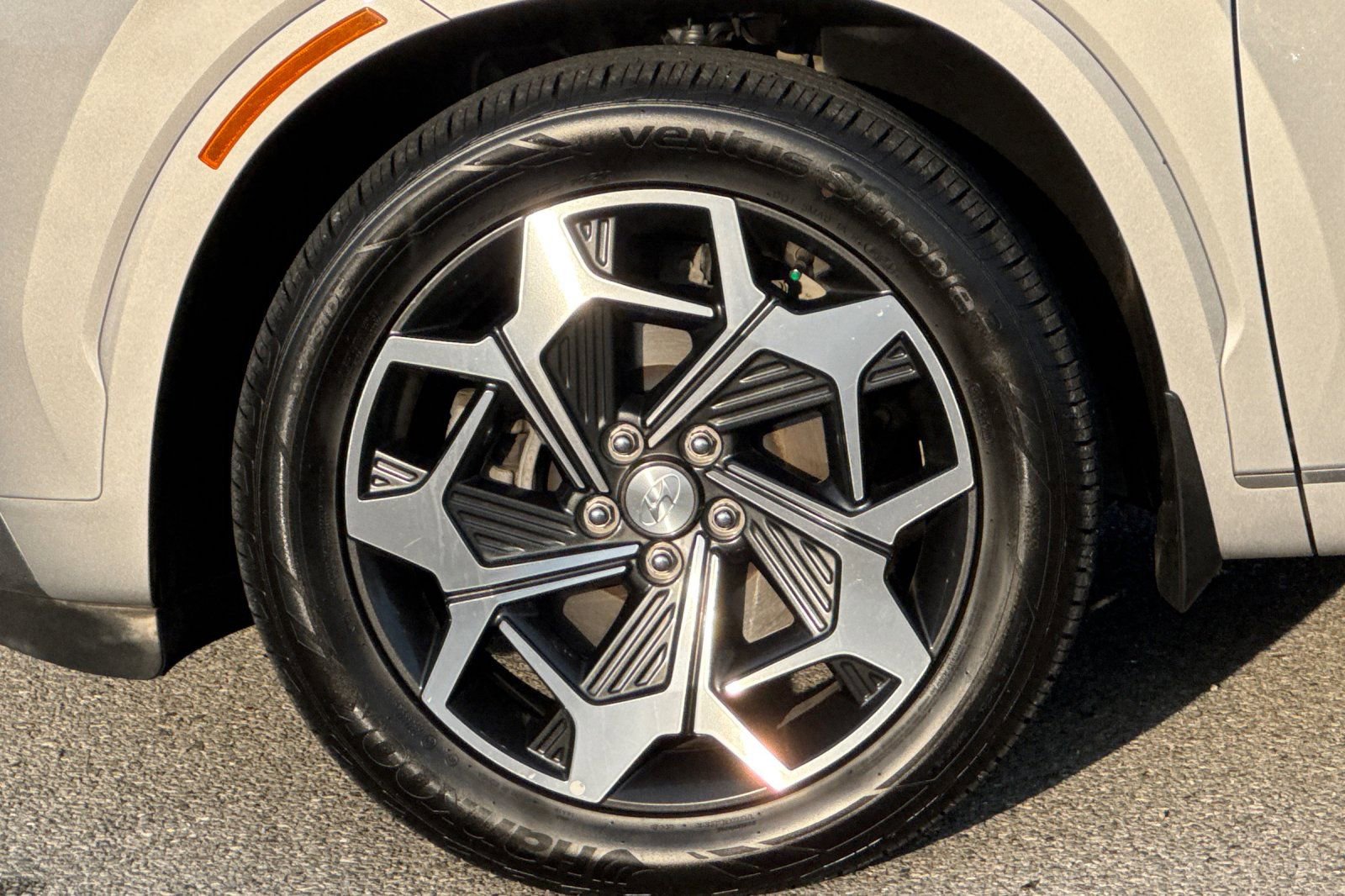 Used 2022 Hyundai Palisade Calligraphy w/ Winter Package image 34