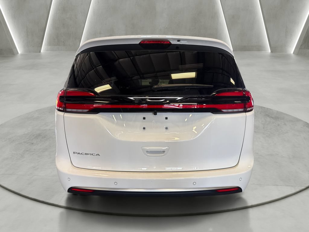 New 2027 Chrysler Pacifica Select FWD image 8