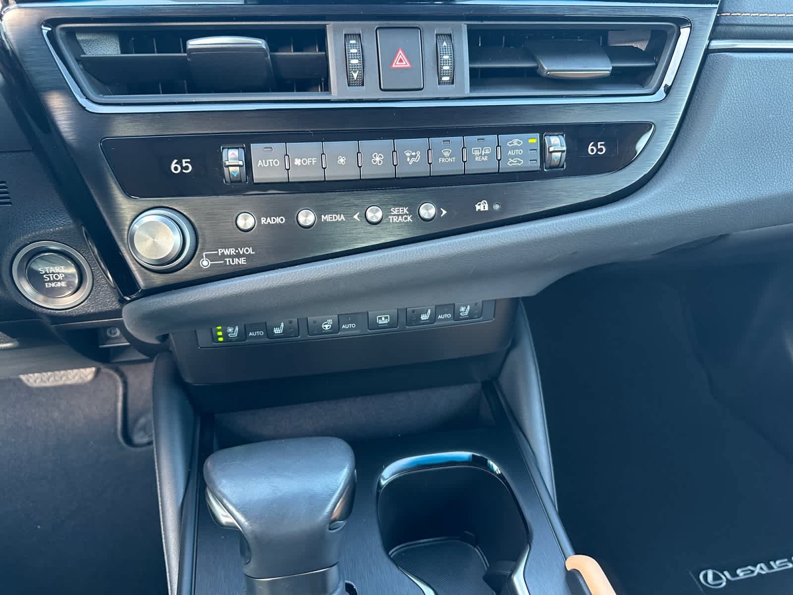 Used 2024 Lexus ES 350 w/ Accessory Package (Z1) FWD image 14