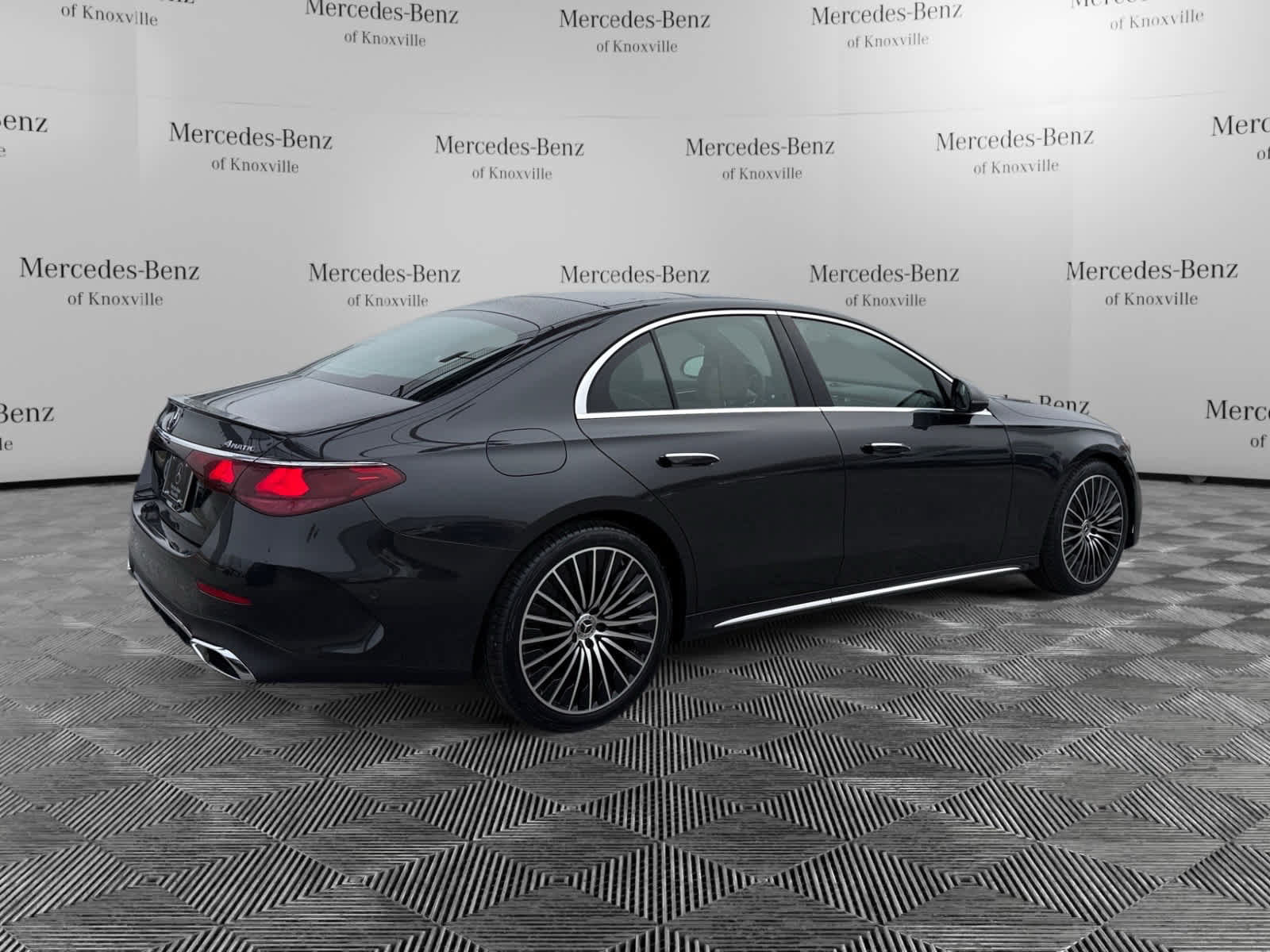 Used 2026 Mercedes-Benz E 350 4MATIC Sedan image 5