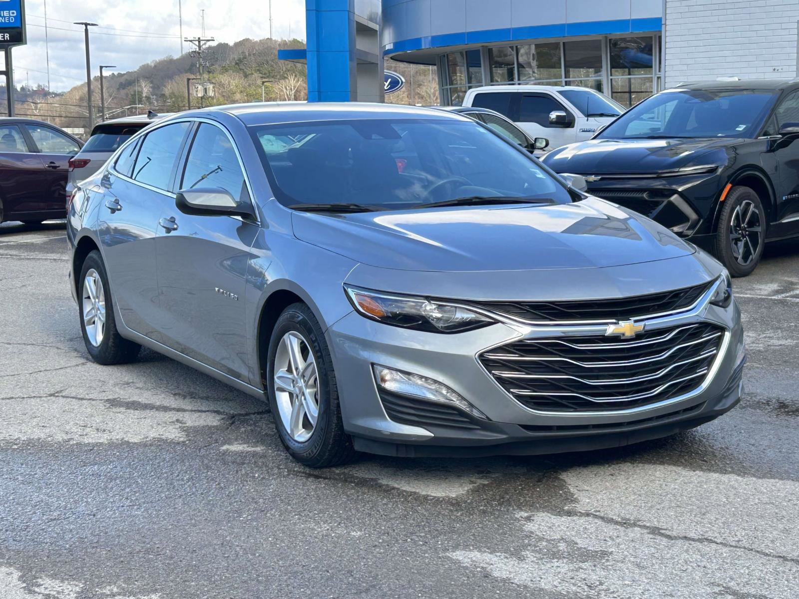 Used 2024 Chevrolet Malibu LT image 1