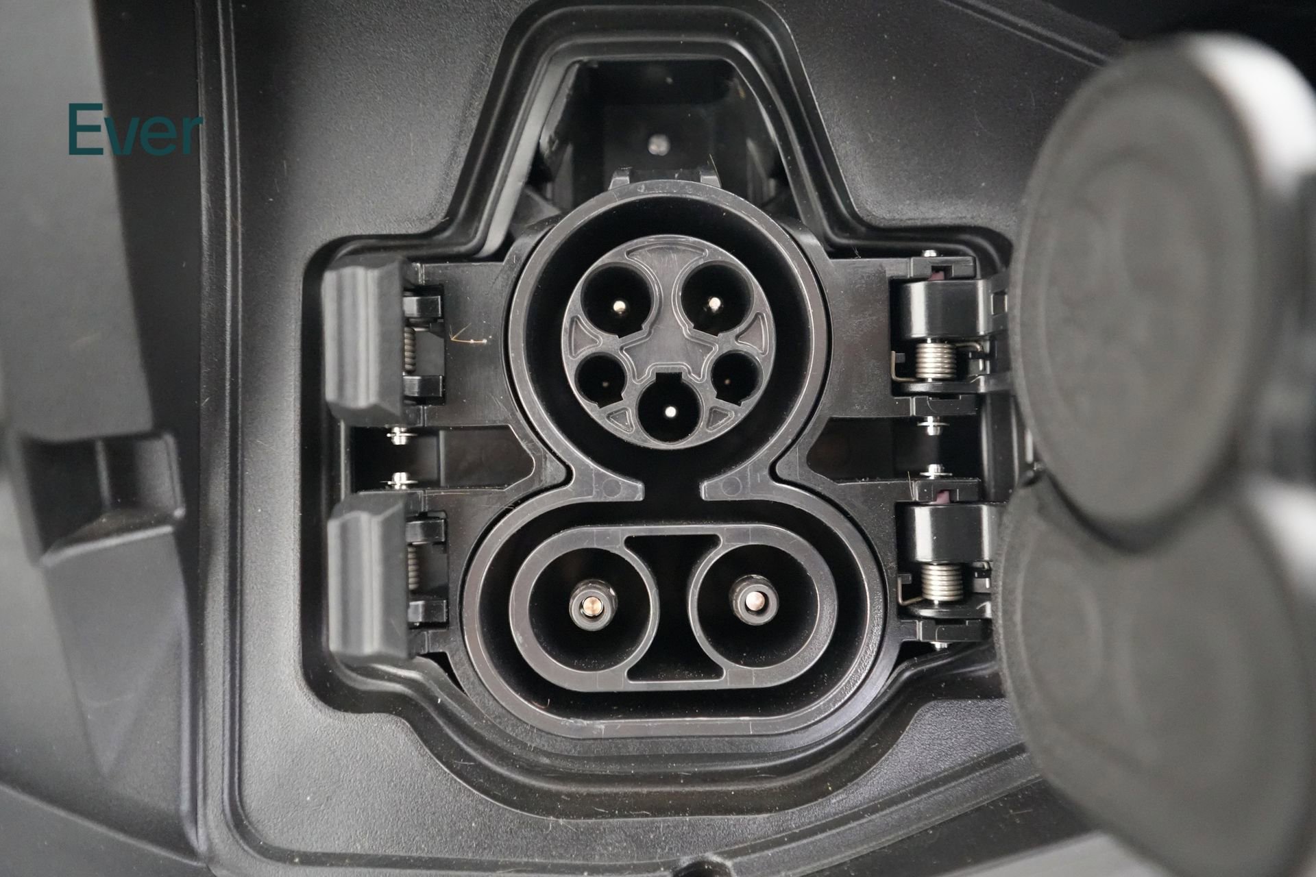 Used 2023 Nissan Ariya image 10