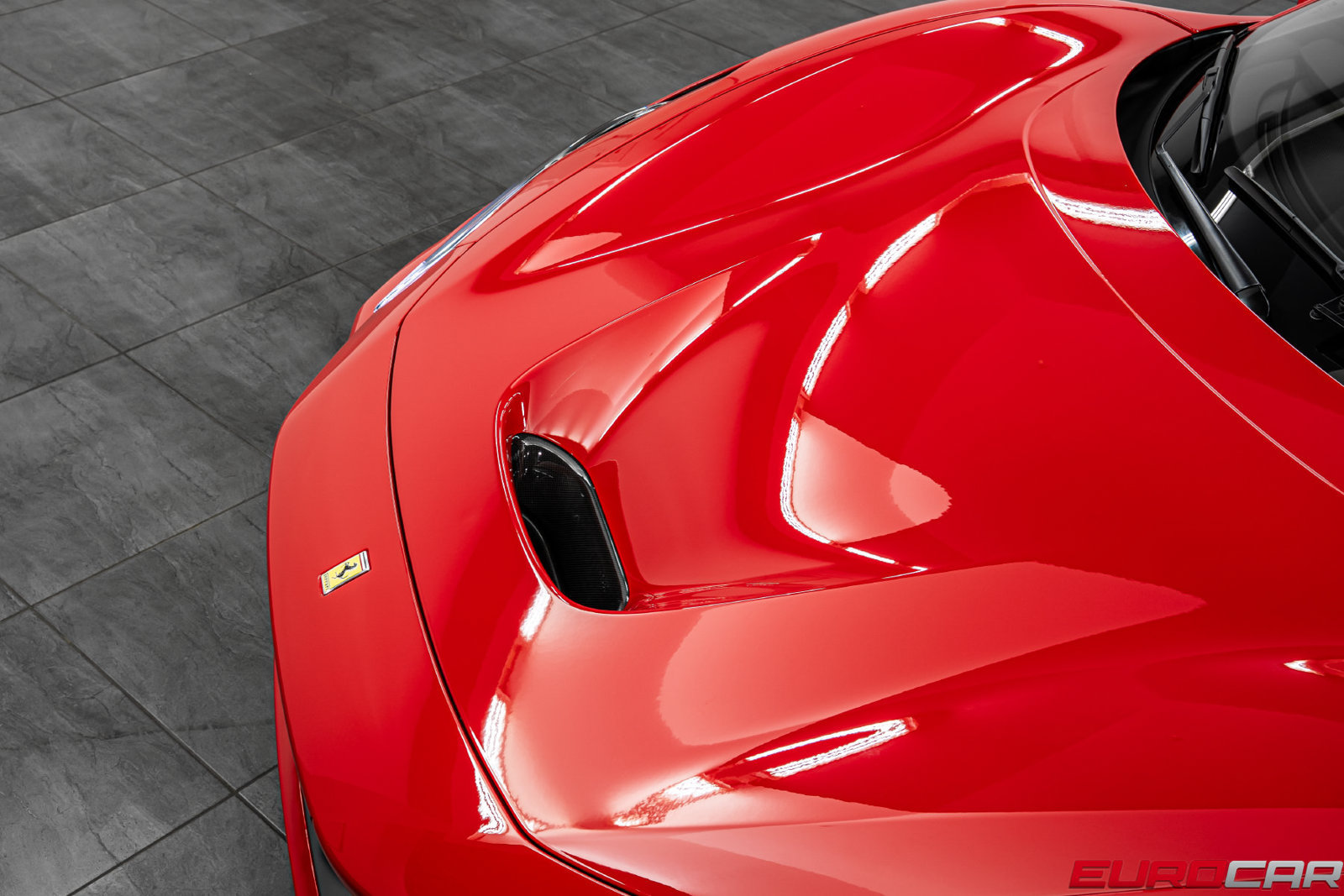 Used 2021 Ferrari F8 Tributo RWD image 9