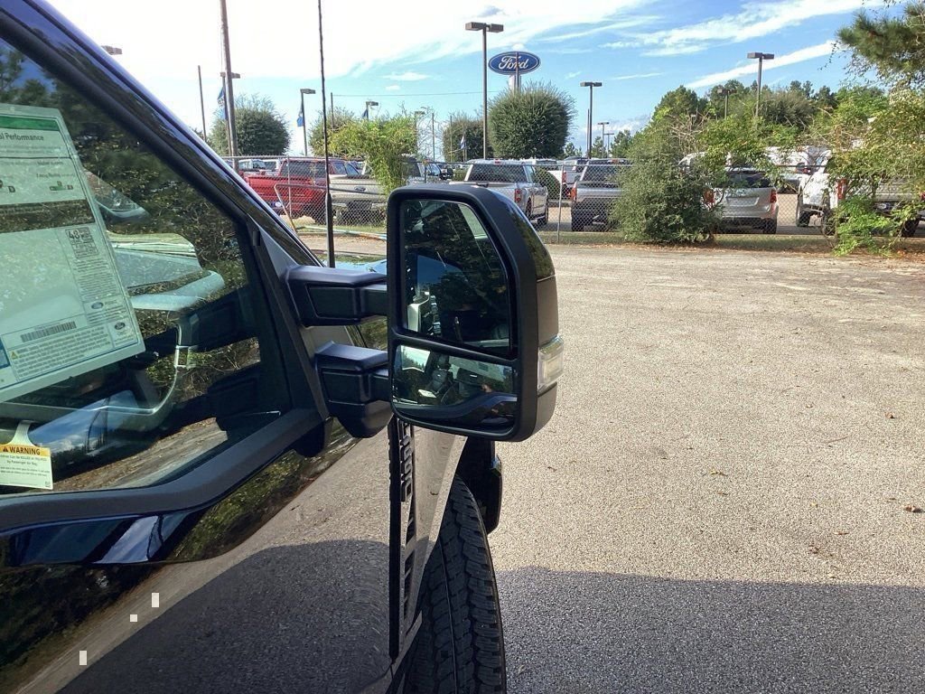 New 2026 Ford F250 Platinum w/ FX4 Off-Road Package image 24