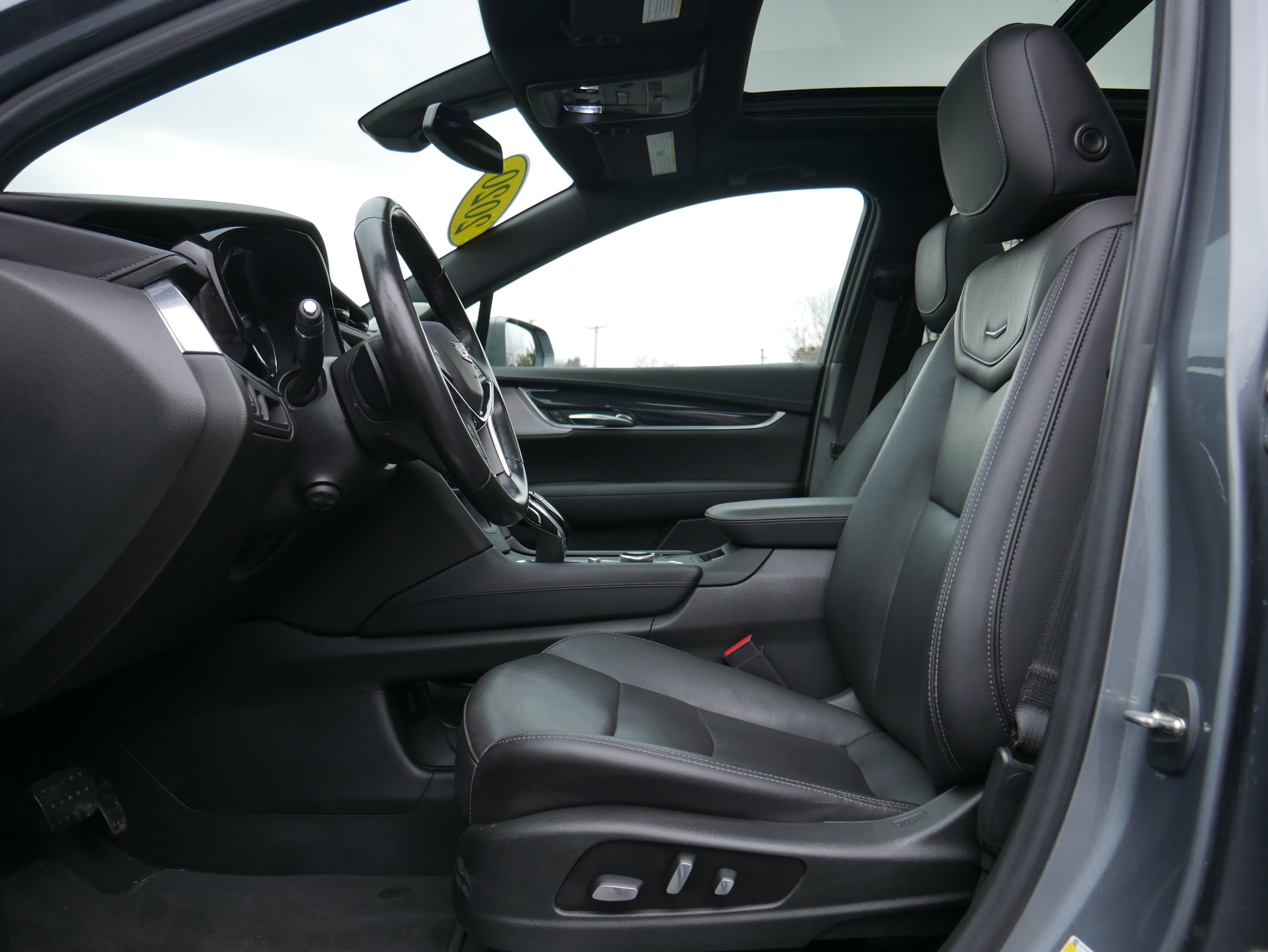 Certified 2020 Cadillac XT5 Premium Luxury w/ LPO, Floor Liner Package image 12