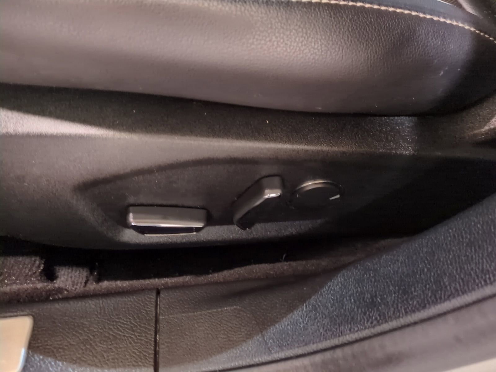 Used 2019 Ford Fusion Titanium image 17