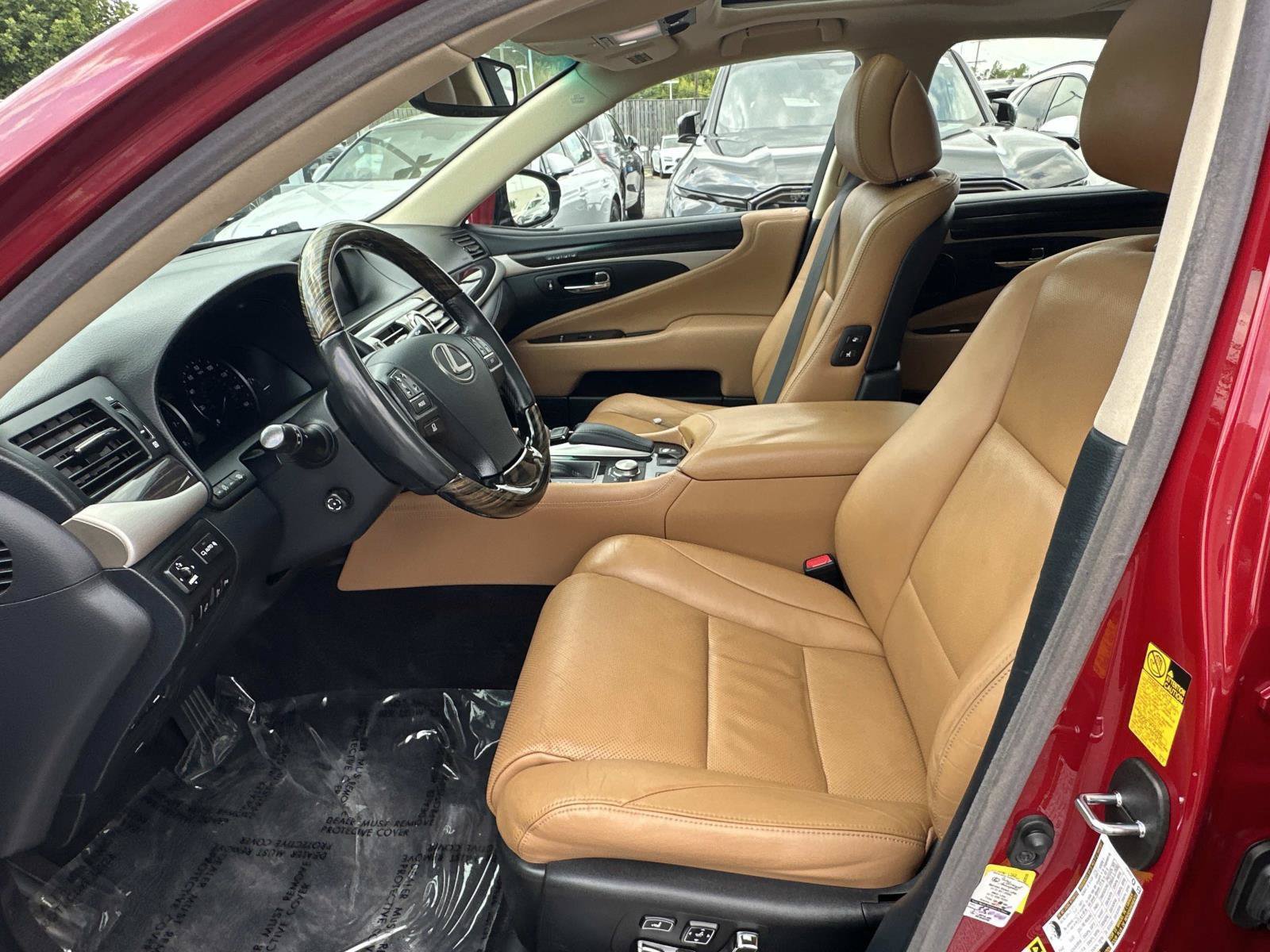 Used 2015 Lexus LS 460 AWD w/ Comfort Package image 28