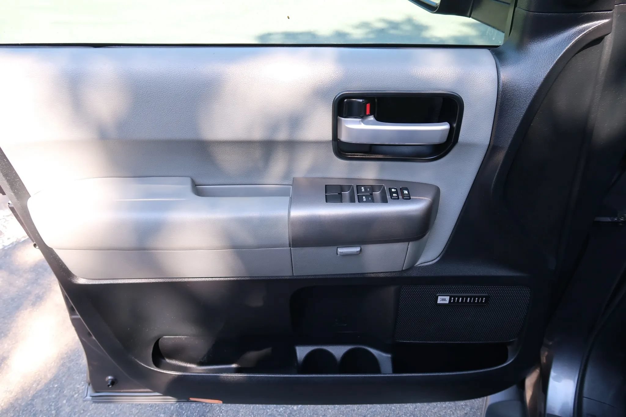 Used 2013 Toyota Sequoia Limited AWD/4WD image 17