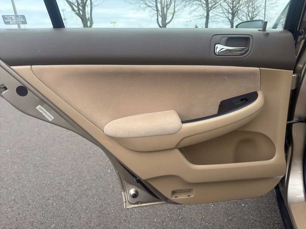 Used 2007 Honda Accord VP image 16