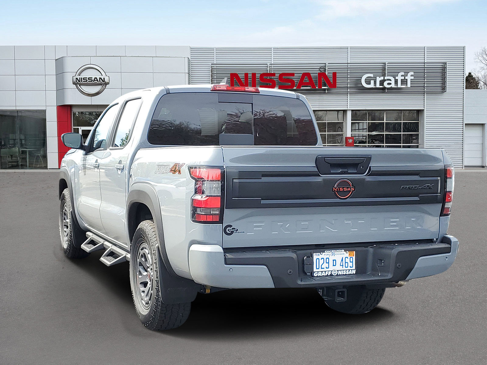 New 2026 Nissan Frontier PRO-4X w/ Pro-4x Convenience Package AWD/4WD image 4