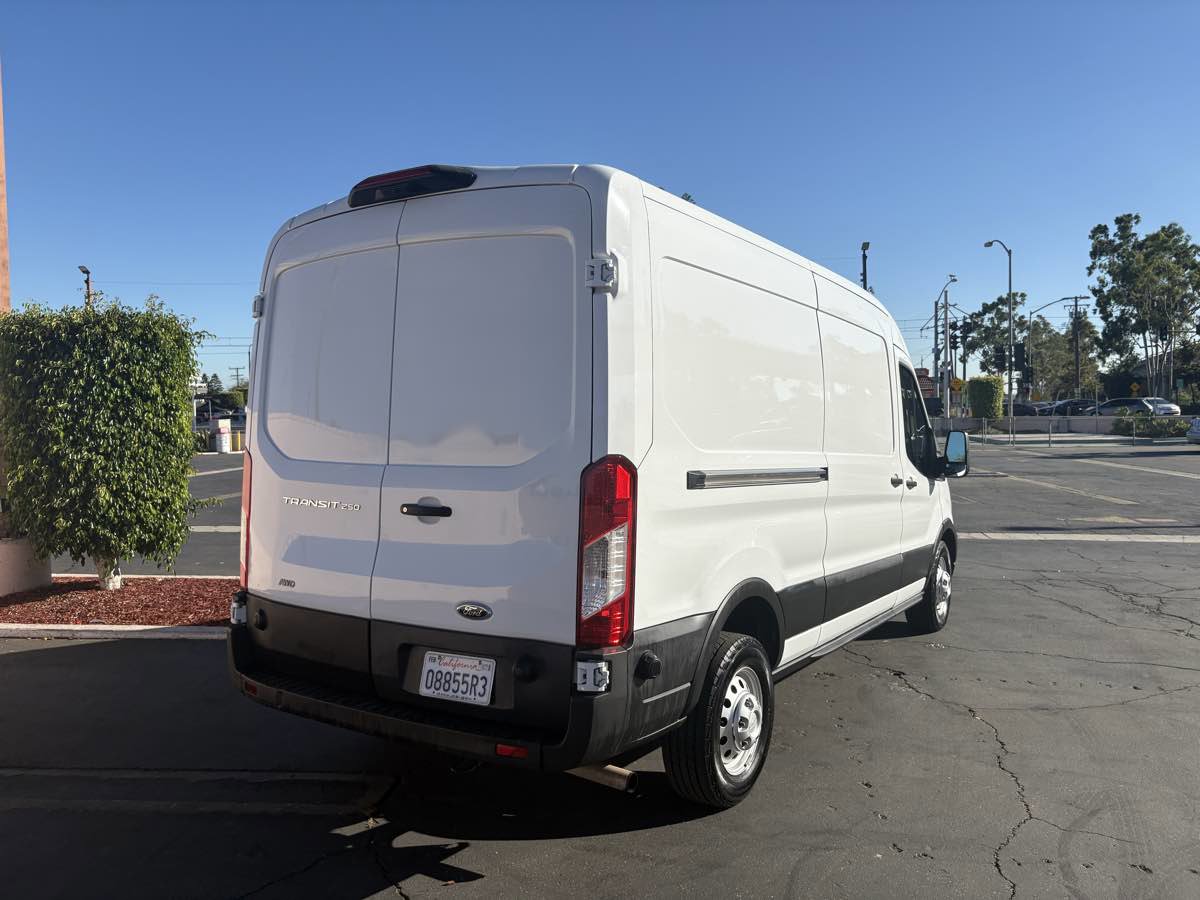 Used 2024 Ford Transit 250 148 Medium Roof Extended AWD image 40