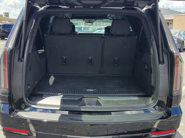 Certified 2025 Cadillac Escalade ESV Sport Platinum w/ LPO, Floor Liner Package AWD/4WD image 9