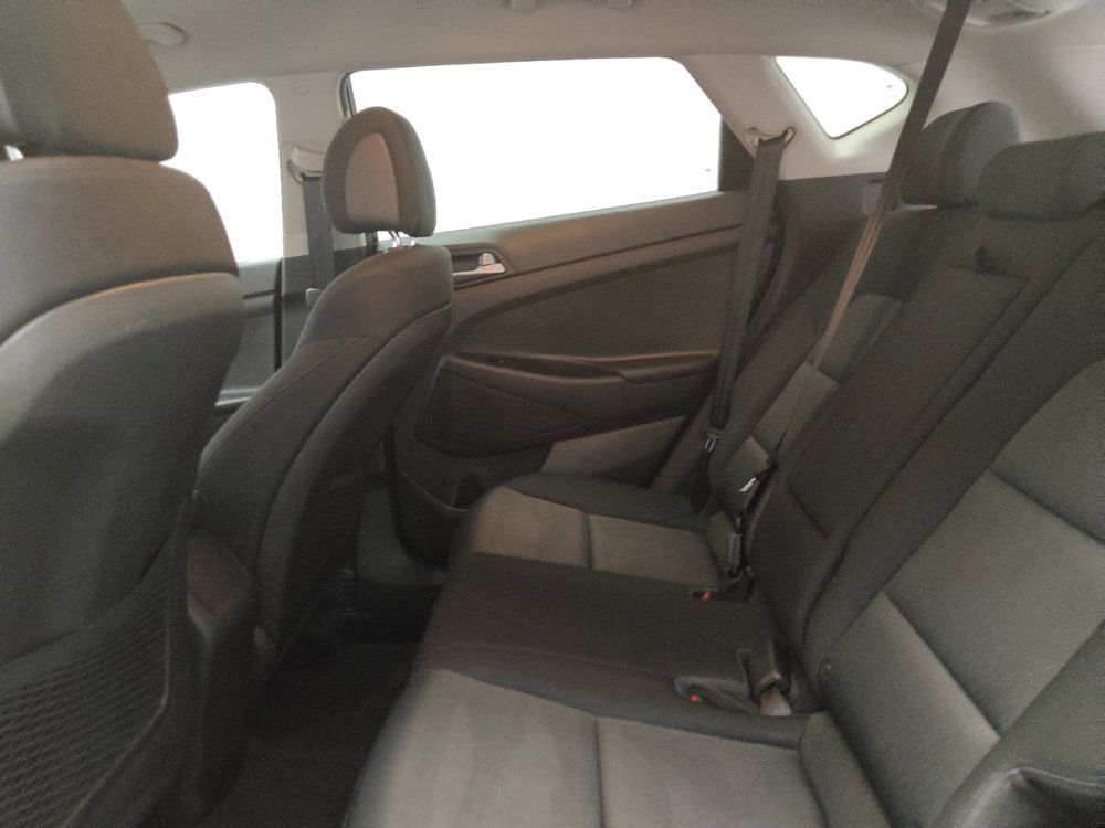 Used 2016 Hyundai Tucson SE w/ Option Group 02 FWD image 18