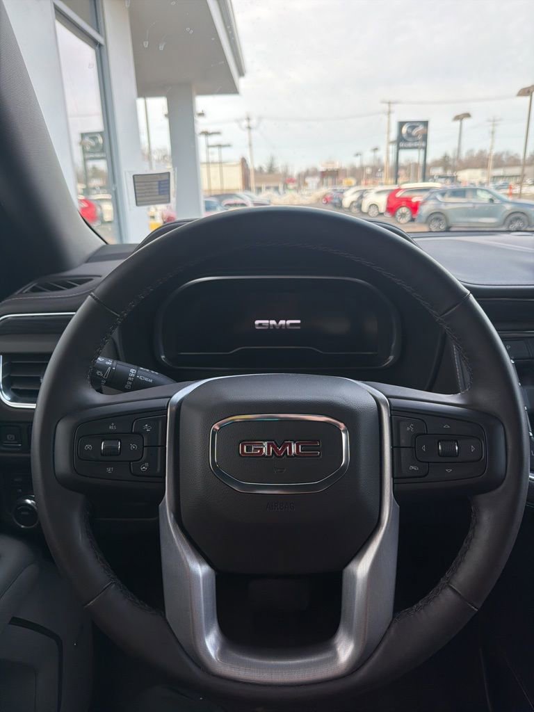 Used 2023 GMC Yukon SLT w/ SLT Luxury Package image 37