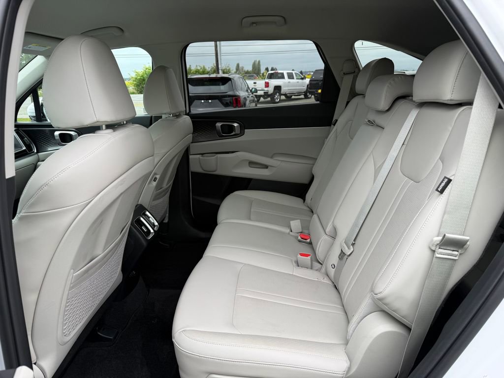 Certified 2025 Kia Sorento S FWD image 15