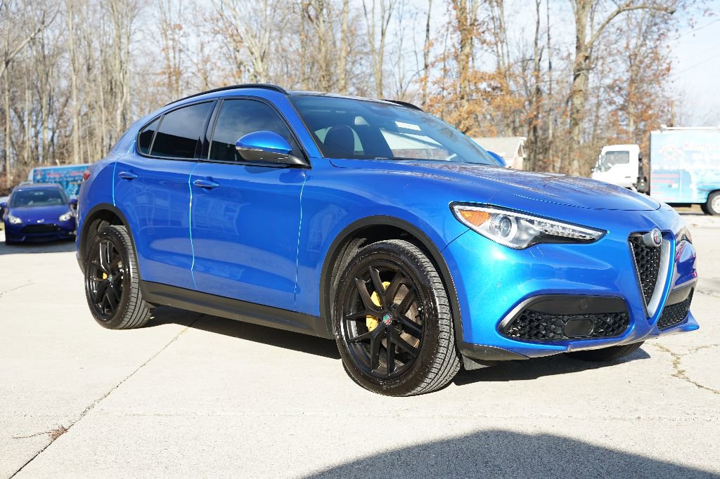 Used 2018 Alfa Romeo Stelvio Ti Sport image 1