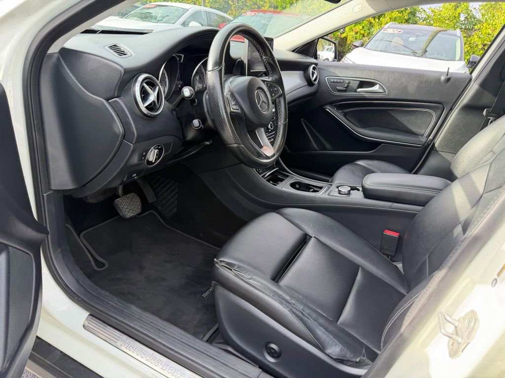 Used 2017 Mercedes-Benz GLA 250 image 11