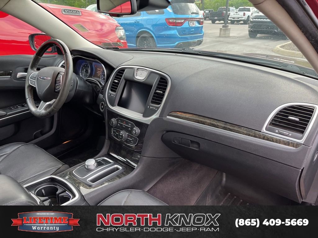 Used 2017 Chrysler 300 C w/ Safetytec Plus Group AWD/4WD image 11