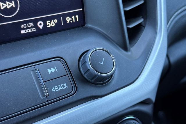 Used 2023 GMC Acadia SLE image 33