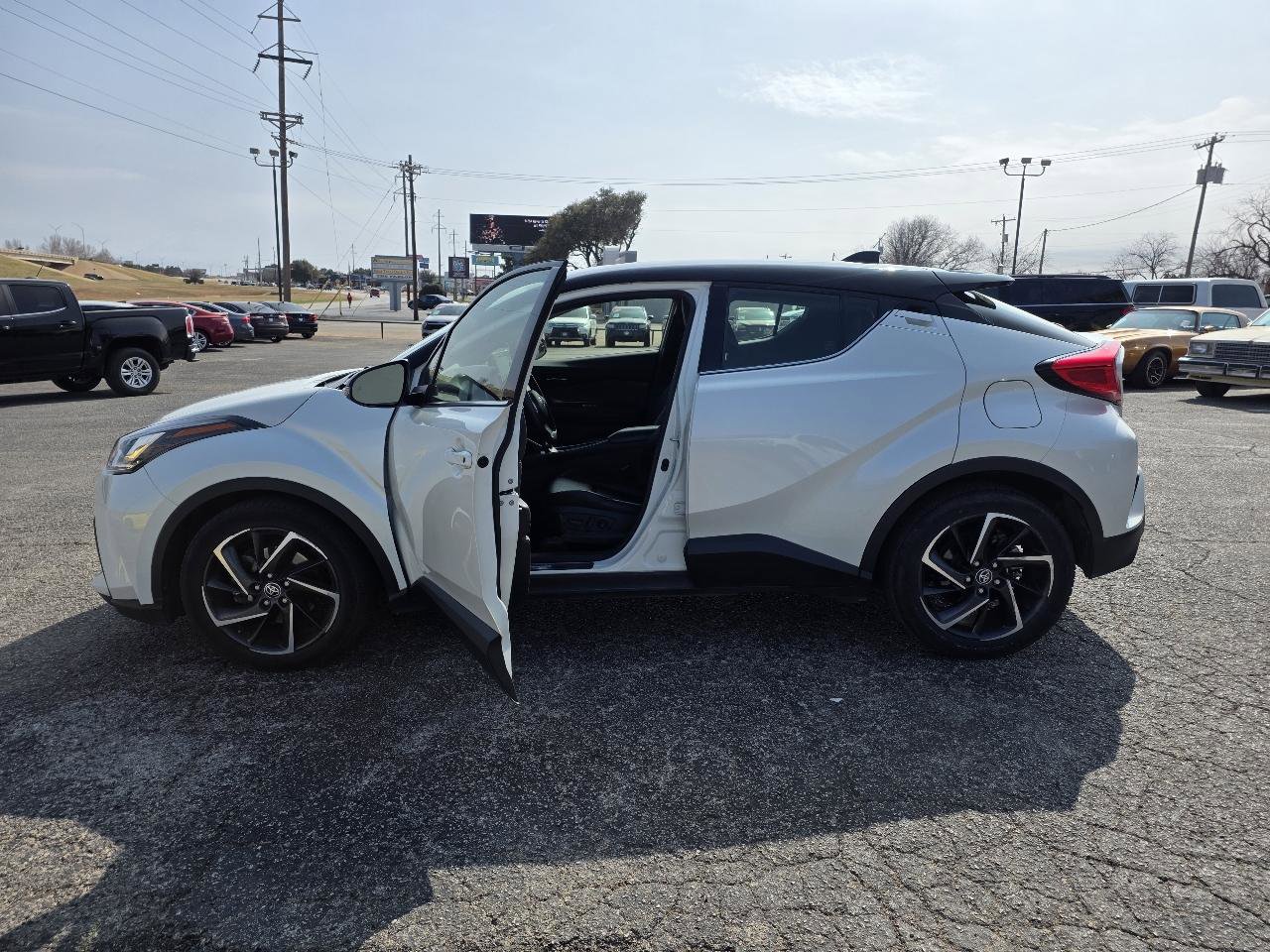Used 2020 Toyota C-HR Limited image 9