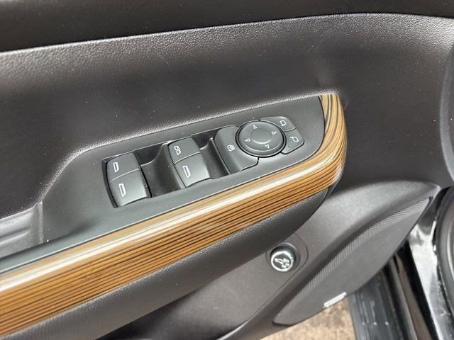 Used 2023 GMC Acadia SLE image 14